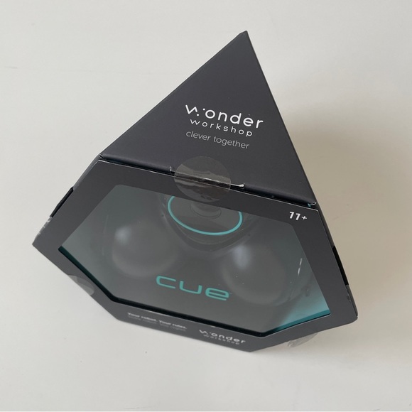 NEW Wonder Workshop Cue the CleverBot Coding Robot for Kids, Voice Activated - Picture 7 of 11